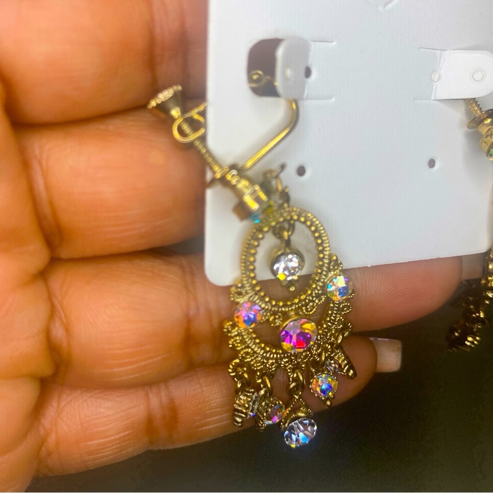 Rare & Vintage Screw-Back Iridescent Crystal Chandelier Dangle Earrings - Picture 6 of 8